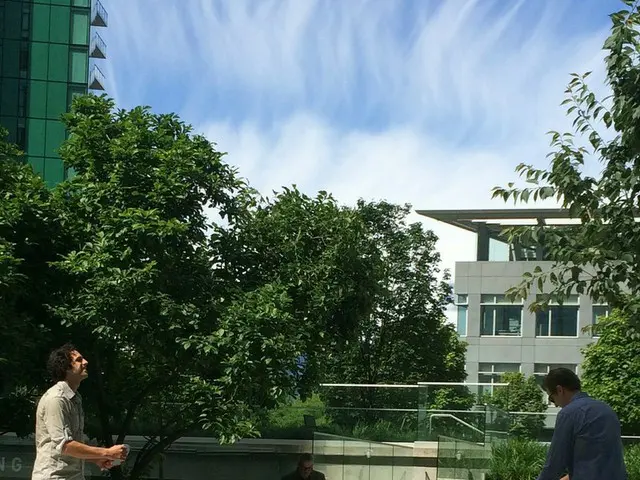 歩道で卓球？？【カナダ】