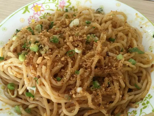 中国油面「油潑面（ヨウポーミエン）」を食べる【中国】