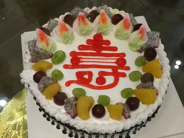 中国でケーキを食べてみる【中国】