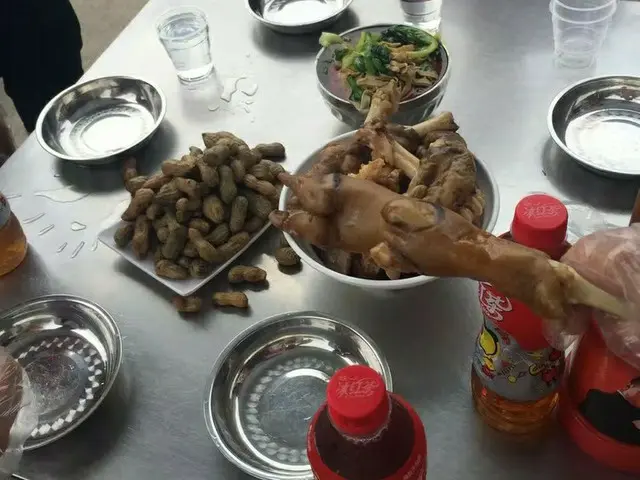 羊足を食べてみる【中国】