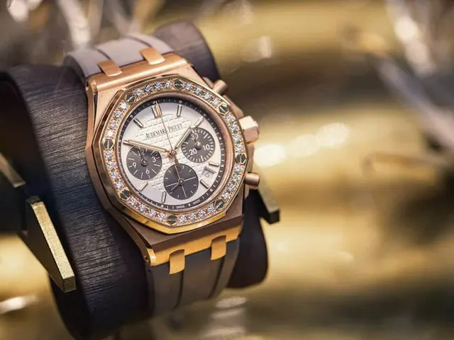 【世界三大時計】90万円の腕時計が1,000万円以上に!?投資対象にもなる「御三家」ブランド