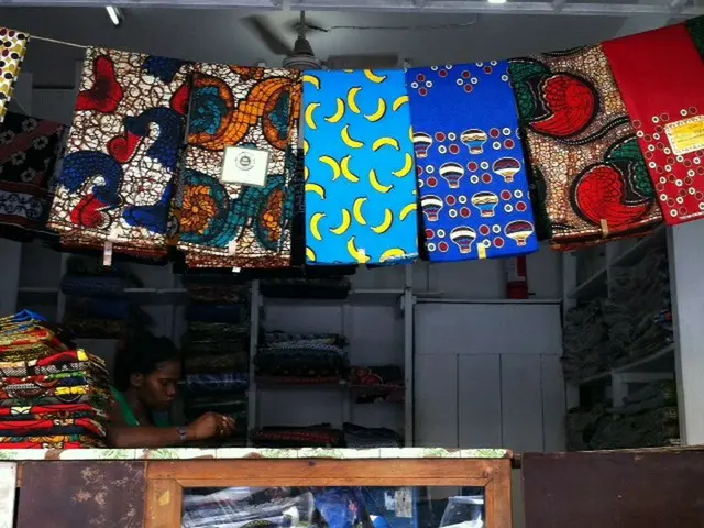 タンザニアの魅惑的な布たち・カンガとキテンゲ【タンザニア】