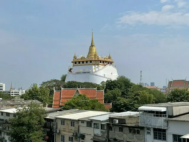 丘の上からバンコク市内を見渡せるお寺「ワットサケット」【タイ】