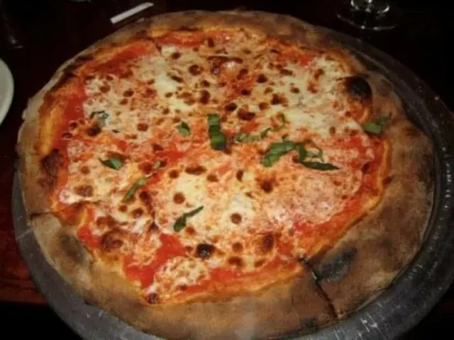 Via Napoli Ristorante e Pizzeriaのピザメニュー【アメリカ】
