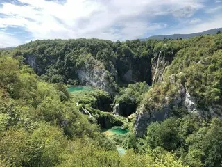 絶景が広がるプリトヴィッツェ湖群国立公園【クロアチア】