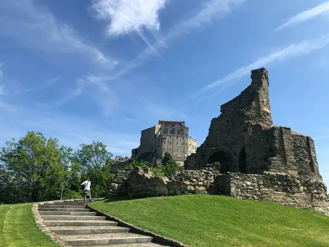 トリノ近郊の天空に佇む修道院【イタリア】