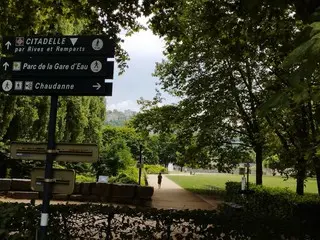 ブザンソンのガール・ド公園で沐浴【フランス】