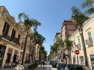 アドリア海に面したプーリア州の湾港都市ブリンディシ【イタリア】