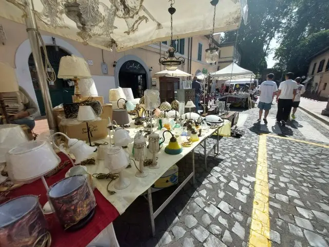 夏の終わりを彩るグロッタフェッラータの蚤の市【イタリア】