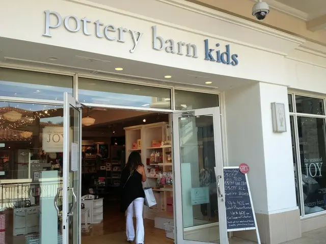 魅力的な子供用品を取り扱うpottery　barn【アメリカ】